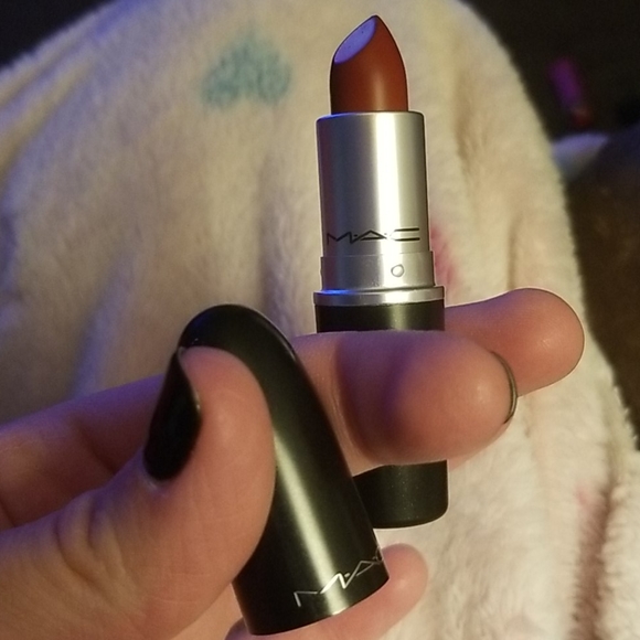 Lipstick - Picture 7 of 7